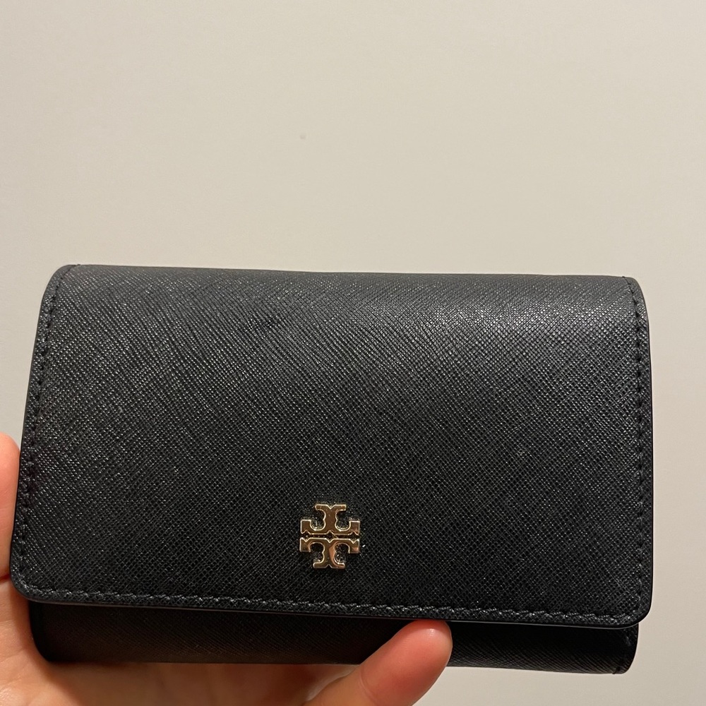 Tory Burch Robinson wallet in black